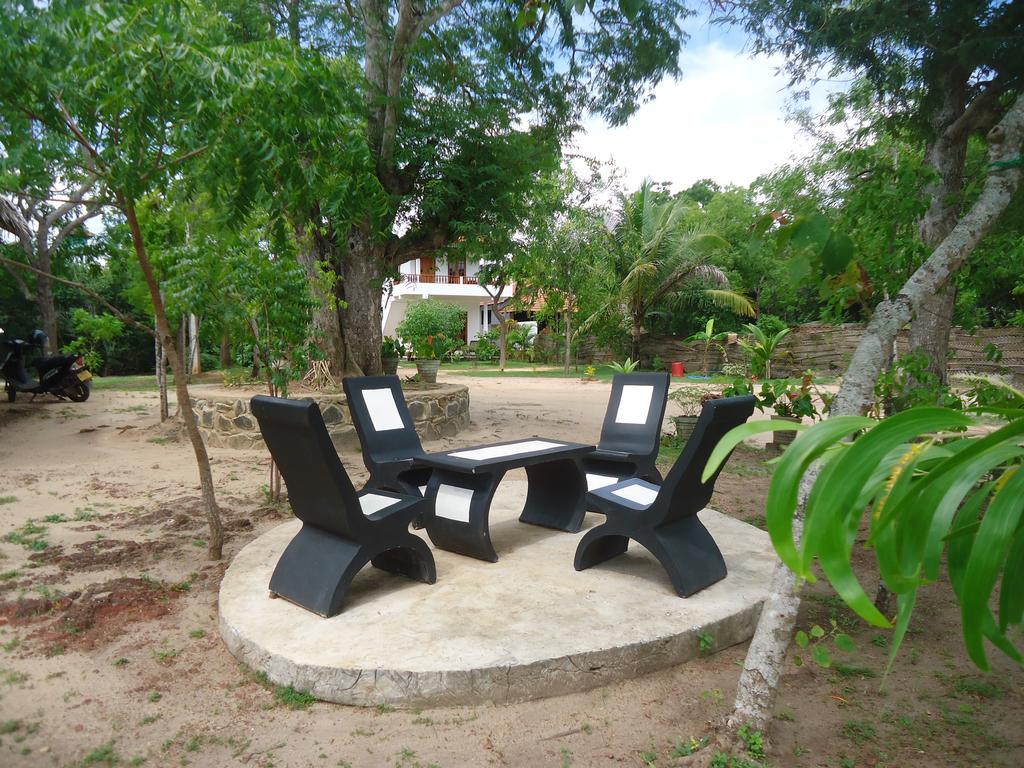 Rock Pool Residence Tangalle Bagian luar foto