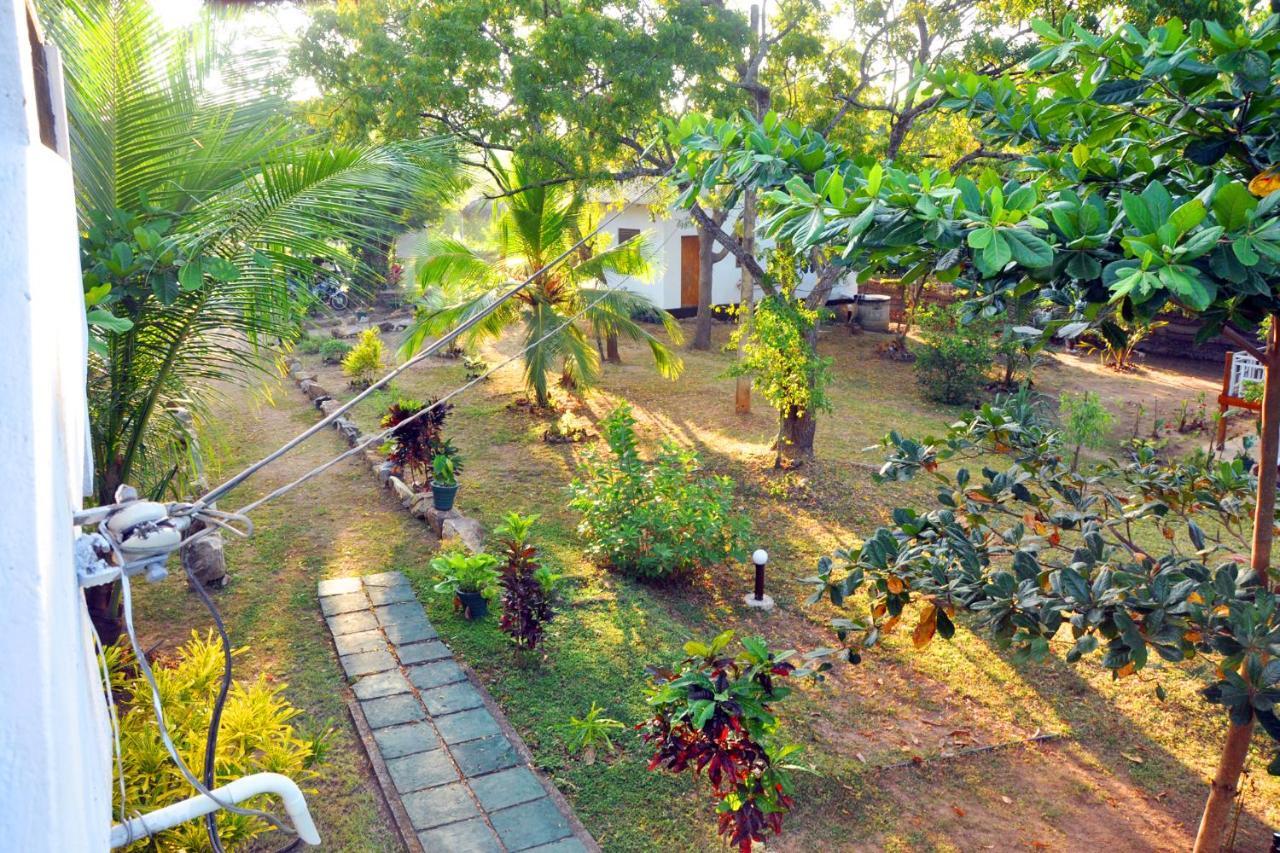 Rock Pool Residence Tangalle Bagian luar foto