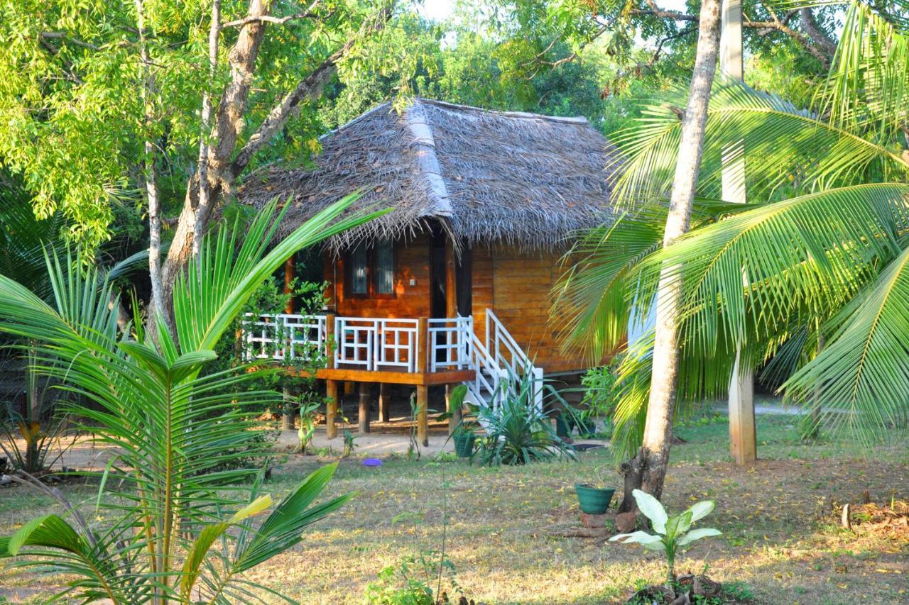 Rock Pool Residence Tangalle Bagian luar foto