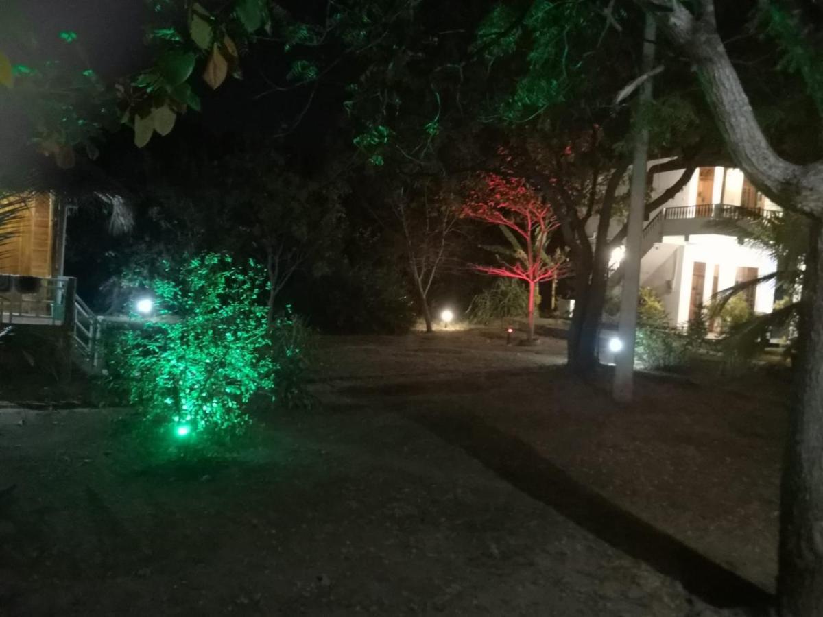 Rock Pool Residence Tangalle Bagian luar foto